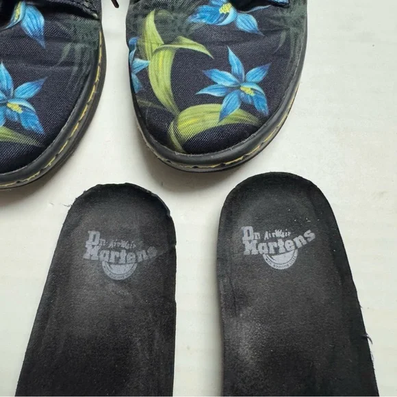 Dr. Martens Hackney Lace Up Canvas Boots In Black Hawaiian Floral Print Size: 6 - Picture 10 of 10